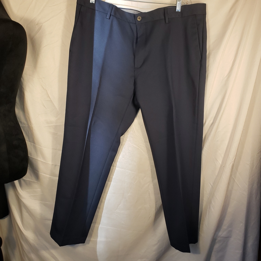 Men's Amazon Essentials Navy Dress Pants - 38W x 28L